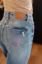 Load image into Gallery viewer, JUDY BLUE Bree High Rise Control Top Distressed Straight Jeans