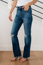 Load image into Gallery viewer, Judy Blue Morgan High Rise Distressed Straight Jeans