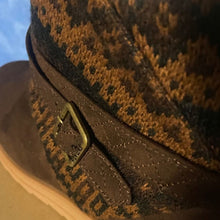 Load image into Gallery viewer, Muk Luks Brown and Tan Knit Cuff Boots sz 6w, SL2-129s008
