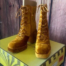 Load image into Gallery viewer, Circus NY By Sam Edelman Women's Kia Fashion Boot, SIZE 5.5, 7AA-155S008