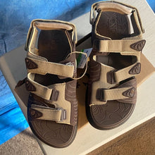 Load image into Gallery viewer, Brown and Cream Sandals, sz 9, SL2-129s005