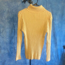 Load image into Gallery viewer, Beige Ribbed Turtleneck Sweater sz XL, 3E-128T004