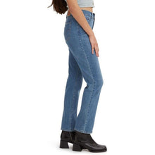 Load image into Gallery viewer, Levi's Women's Classic Straight Jeans, SIZE 4M, 1HH-138B006