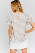 Load image into Gallery viewer, Gilli S/S OVERLAP RUFFLE SLEEVE DITSY PRINT TOP