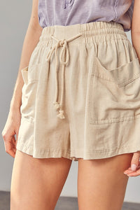 Mustard Seed SHIRRED WIDE WAISTBAND SHORTS