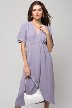 Load image into Gallery viewer, Gilli SOLID V-NECK MIDI DRESS W/ FRONT KNOT