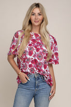 Load image into Gallery viewer, Nuvi Apparel Flutter Sleeve Floral Top