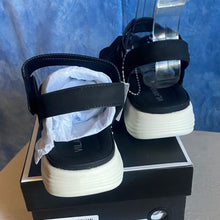 Load image into Gallery viewer, Black Strappy Sandals with White Soles, sz 8, 13C-135S004