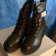 Load image into Gallery viewer, Chocolate Leather Ankle Boots sz 10, SL1-138s020