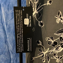 Load image into Gallery viewer, Floral Print Soft Capri Leggings. 15J-L022