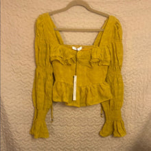 Load image into Gallery viewer, Mustard Seed Ruffled Short Top, Medium, 2F-112T009