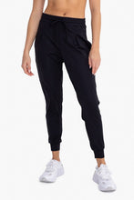 Load image into Gallery viewer, Mono B Solid Pleated Front Joggers