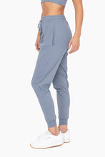 Load image into Gallery viewer, Mono B Solid Pleated Front Joggers