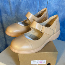 Load image into Gallery viewer, Tan Strap Shoes sz 8, 13B-134s001