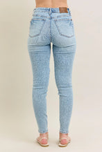 Load image into Gallery viewer, Tummy Control Vintage Wash Skinny Jeans Back
