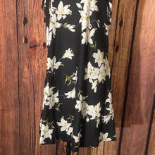 Load image into Gallery viewer, Floral Black and White Dress,Large, LARGE, 15D-111D051