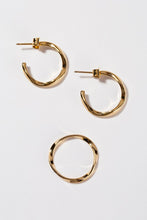 Load image into Gallery viewer, Lilou Ripple ring and earring set - gold