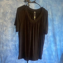 Load image into Gallery viewer, Elegant Black Women's Top sz XL, 3E-128T002