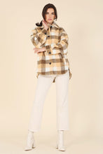 Load image into Gallery viewer, Lilou Plaid sherpa jacket with pockets