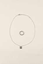 Load image into Gallery viewer, Lilou Twist ring and square pendant necklace set -silver