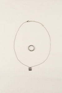 Lilou Twist ring and square pendant necklace set -silver