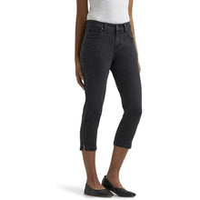 Load image into Gallery viewer, ee Women's Legendary Straight Capri Jean, Size 4m, 21E-195B003