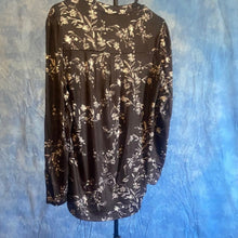 Load image into Gallery viewer, Floral Black Women's Top sz M, 3F-128T001