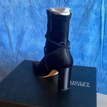 Load image into Gallery viewer, Badgley Mischka Satin Black Heeled Boots, SL5-137s005