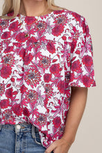 Load image into Gallery viewer, Nuvi Apparel Flutter Sleeve Floral Top