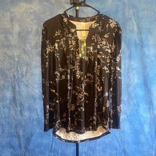 Load image into Gallery viewer, Floral Black Women's Top sz M, 3F-128T001