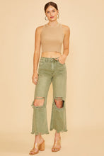 Load image into Gallery viewer, Annie Wear Distressed Raw Hem Jeans