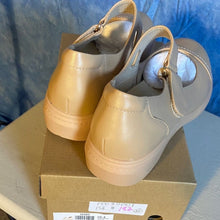 Load image into Gallery viewer, Tan Strap Shoes sz 8, 13B-134s001