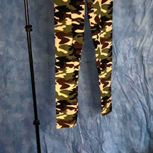Load image into Gallery viewer, New Mix Camo Soft Leggings, Size 2-12, 15J-L023