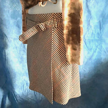 Load image into Gallery viewer, H &amp; M Mini Skirt with Belt, 4, 4G-125B001