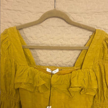 Load image into Gallery viewer, Mustard Seed Ruffled Short Top, Medium, 2F-112T009