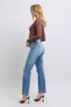 Load image into Gallery viewer, Judy Blue Full Size Wash Thermal Straight Jeans with Pockets