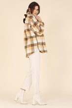 Load image into Gallery viewer, Lilou Plaid sherpa jacket with pockets