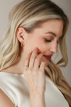 Load image into Gallery viewer, Lilou Ripple ring and earring set - gold