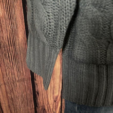 Load image into Gallery viewer, Gray Cable Knit Women's Sweater, Small, 7H-107T005