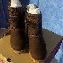 Load image into Gallery viewer, Muk Luks Brown and Tan Knit Cuff Boots sz 6w, SL2-129s008