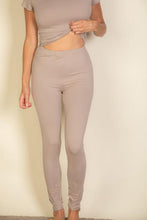 Load image into Gallery viewer, Basic Solid Leggings (capella)