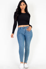 Load image into Gallery viewer, Long Sleeve Round Neck Basic Crop Top (CAPELLA)