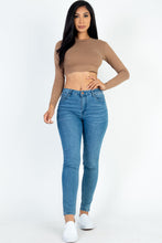 Load image into Gallery viewer, Crew Neck Long Sleeve Cropped Top (CAPELLA)