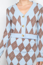 Load image into Gallery viewer, IRIS DESIGN Diamond Button-front Cardigan Top