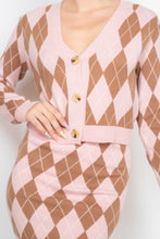 Load image into Gallery viewer, IRIS DESIGN Diamond Button-front Cardigan Top