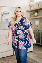 Load image into Gallery viewer, HEIMISH Hello Hummingbird Floral Top