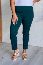 Load image into Gallery viewer, Dear Scarlett Magic Ankle Crop Skinny Pants in Hunter Green