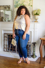 Load image into Gallery viewer, ANDREE BY UNIT Photo Opt Sleeveless Blouse