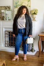 Load image into Gallery viewer, ANDREE BY UNIT Photo Opt Sleeveless Blouse