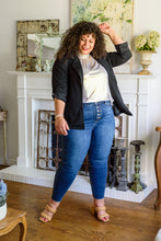 Load image into Gallery viewer, ANDREE BY UNIT Photo Opt Sleeveless Blouse